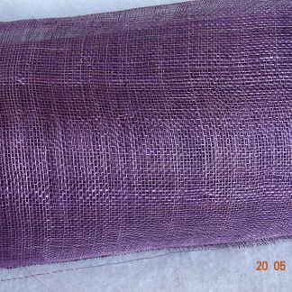 Glinster sisal (sinamay) paars met paarse kristallen voor een hoed, fascinator of afwerking