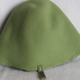 wolvilt cloche ( cone) in licht groen voor hoed