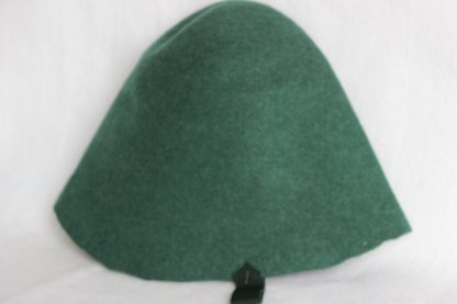 wolvilt cloche ( cone) in gemeleerd smeraldo groen voor hoed