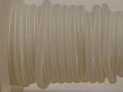 off white crin tubulair ( tube) 4 mm voor versiering van hoed of fascinator