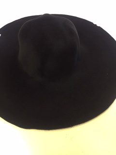 zwarte velour haarvilt cappelline (capeline) voor grote hoed
