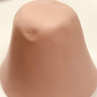 baby roze gladhaar cloche (cone) voor hoed