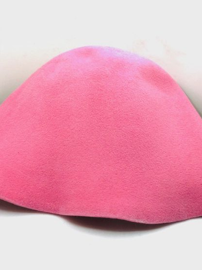 Roze velour cloche ( cone ) voor kleine hoed
