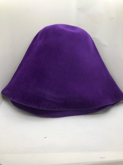 koninklijk paarse velour cloche ( cone ) voor kleine hoed