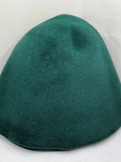 Blauwgroen velour cloche ( cone ) voor kleine hoed