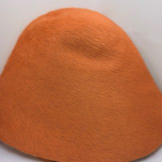 zacht oranje melusine cloche ( cone) voor kleine hoed