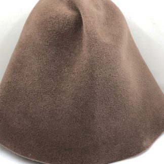 Leverkleur velour cloche ( cone ) voor kleine hoed