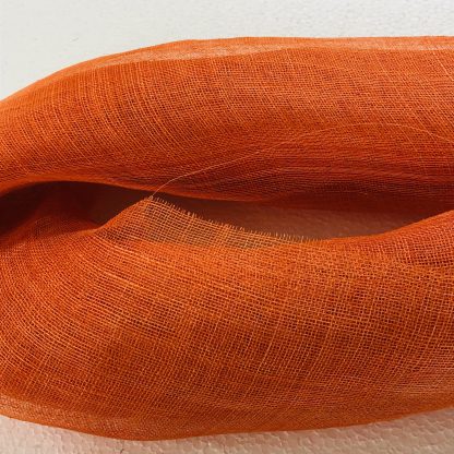 sisal (sinamay) mandarijn oranje voor hoed of fascinator