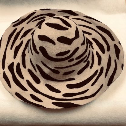 2-kleur cap. wol beige zwart zebra