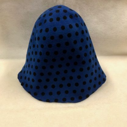 2-kleur cloche ( cone) wol blauw zwart polkadot