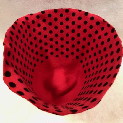 2-kleur cloche (cone) wol rood zwart polka dot