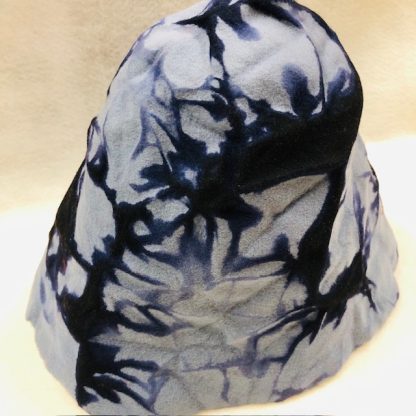 2-kleur cloche wol blauw zwart camouflage voor kleine hoed of dop.