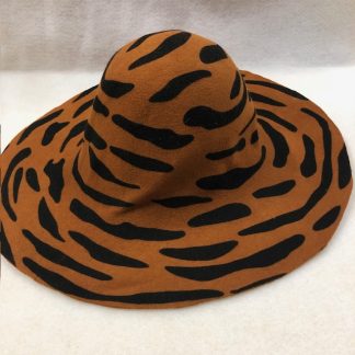 2-kleur cap. wol cognac zwart zebra