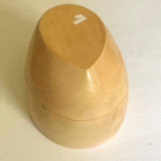 Hoedenbol met platte bovenkant in druppelvorm
