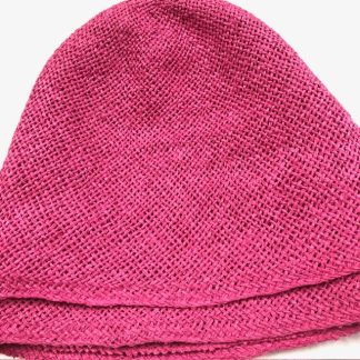 Fuchsia papieren cloche voor het maken van een zomerhoed