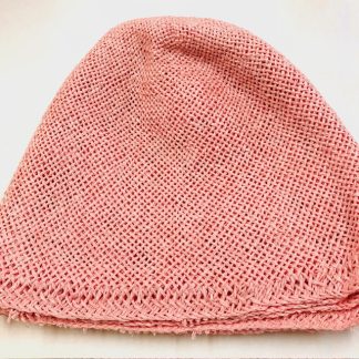 Roze papieren cloche voor het maken van een zomerhoed